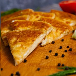 ХАЧАПУРИ С СЫРОМ